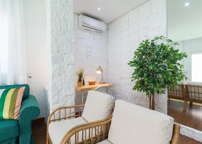 Family Ciudad Jardin Apartment *